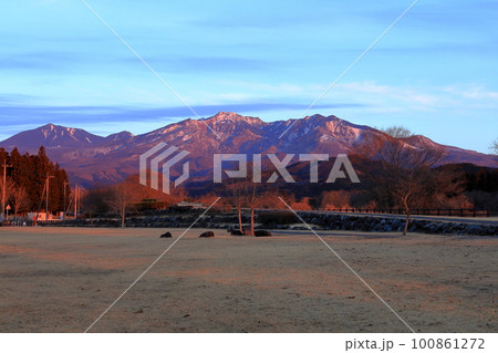 日光だいや川公園からの朝の日光連山 日光だいや川公園からの朝の日光連山 100861272