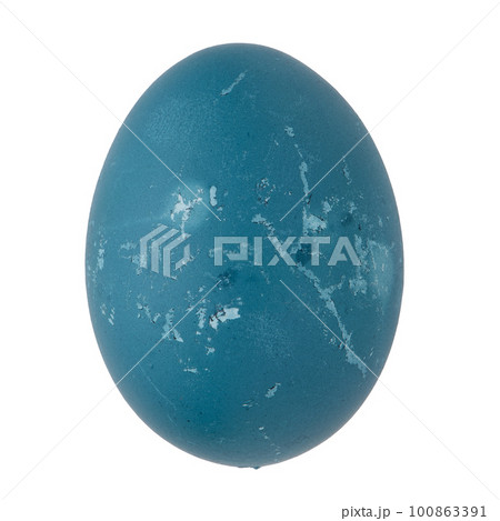 Blue egg isolated Blue egg isolated 100863391