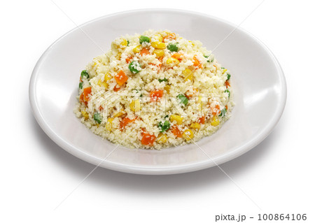 電子レンジで作ったヘルシーカリフラワーライスピラフ 100864106