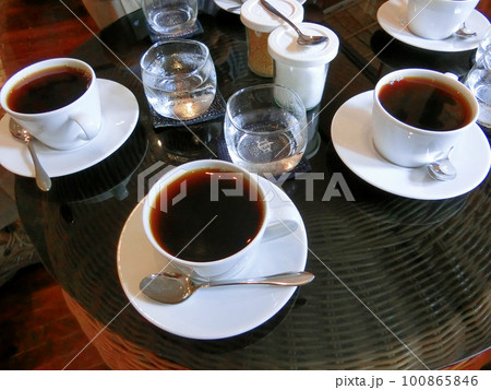 ヴェトナム　サパのコーヒー店 100865846