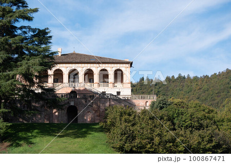 The Villa dei Vescovi is a renaissance-style, rural palatial home In Torreglia The Villa dei Vescovi is a renaissance-style, rural palatial home In Torreglia 100867471