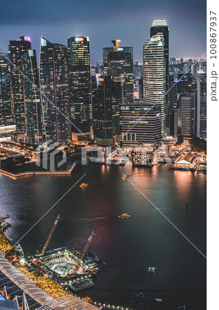シンガポールのマリーナ湾 100867937