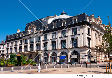 Opera house of Clermont-Ferrand during daytime Opera house of Clermont-Ferrand during daytime 100869297