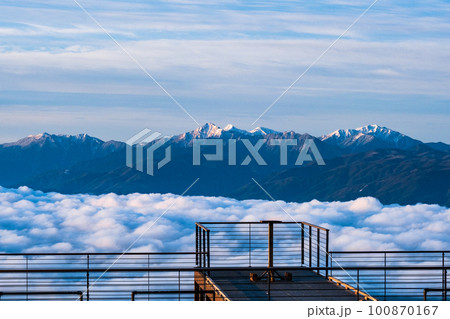 車山の夜明け（山頂から南アルプスを望む） 100870167