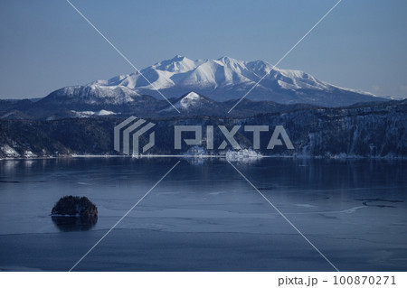 冬の摩周湖 100870271