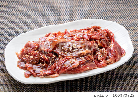 焼肉。牛肉ハラミたれ漬け。(約200g) 100870525