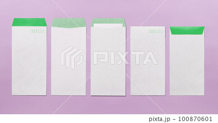 蓋が緑色の長3サイズ封筒（envelope）ホワイトクラフト  100870601
