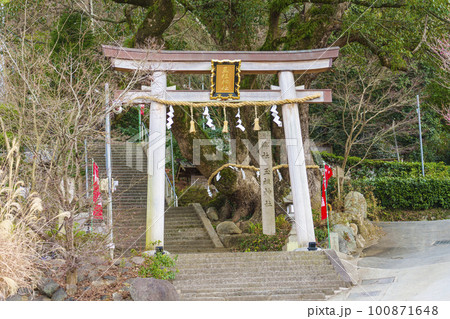玉祖神社 社頭鳥居(大阪府八尾市神立) 玉祖神社 社頭鳥居(大阪府八尾市神立) 100871648