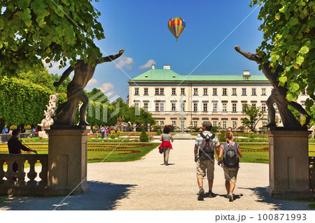 新市街の美しいミラベル庭園 100871993