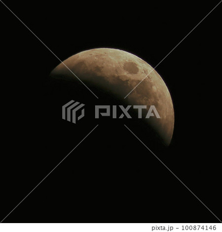 消えていく月 100874146