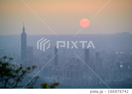 Emotional Taipei Sunset Emotional Taipei Sunset 100878742