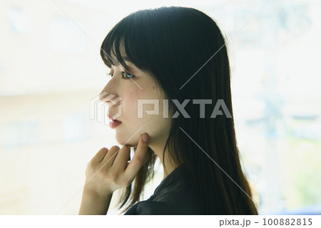 女性 ポートレイト 100882815