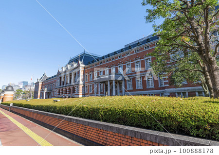 東京都千代田区霞ヶ関 快晴の法務省旧本館 赤れんが棟 東京都千代田区霞ヶ関 快晴の法務省旧本館 赤れんが棟 100888178