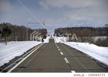 直線道路 100888735