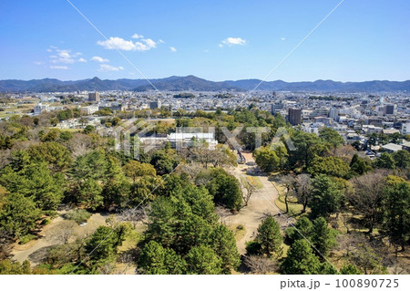 豊橋市役所から望む豊橋の街並み（豊橋公園方面） 100890725