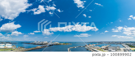 「青森県」青空が広がる八戸港・八戸市 「青森県」青空が広がる八戸港・八戸市 100899902