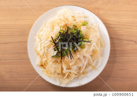 新玉ねぎのサラダ 新玉ねぎのサラダ 100900651