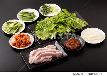 サムギョプサル (韓国料理) サムギョプサル (韓国料理) 100901646