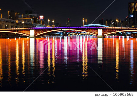 東京夜景 隅田川 吾妻橋 ライトアップ 東京夜景 隅田川 吾妻橋 ライトアップ 100902669