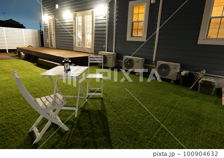 アメリカンハウスの庭 100904632