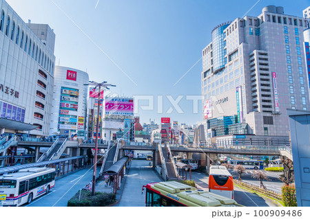 東京都　八王子駅北口ロータリー　マルベリーブリッジ 100909486