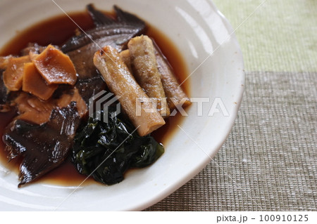 おいしいカレイの煮つけ おいしいカレイの煮つけ 100910125