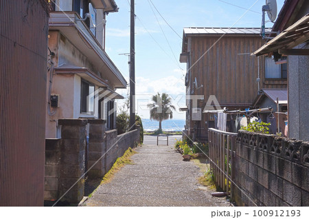 和田浦海岸沿いの町並み【千葉県南房総市】 和田浦海岸沿いの町並み【千葉県南房総市】 100912193