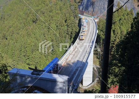 工事中のトンネル(新伊勢神トンネル 愛知県 豊田市) 工事中のトンネル(新伊勢神トンネル 愛知県 豊田市) 100915577