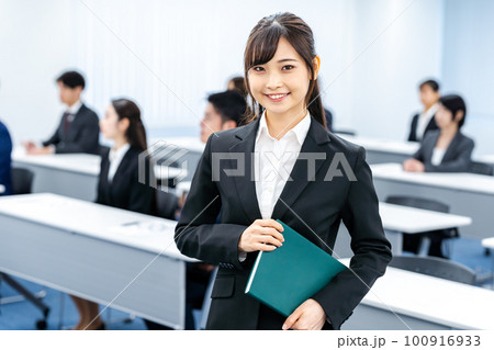 就職活動 100916933