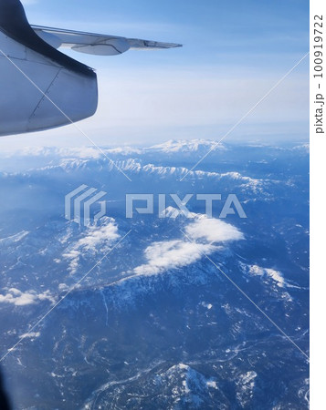 機内から見える大雪山系 機内から見える大雪山系 100919722