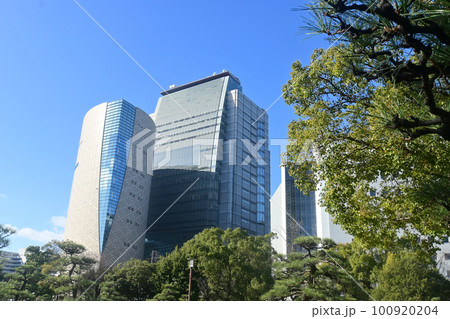 大阪歴史博物館と付近のビル 大阪歴史博物館と付近のビル 100920204