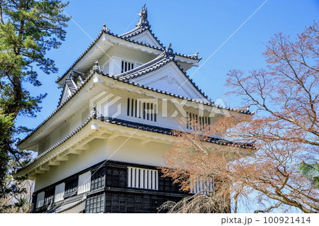 豊橋市、吉田城跡にある模擬櫓 豊橋市、吉田城跡にある模擬櫓 100921414