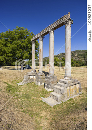 ruins of Roman temple in Riez, Alpes-de-Haute-Provence , France 100923057