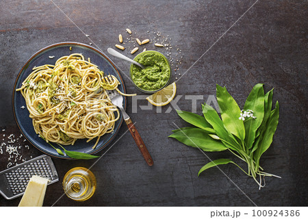 Ramson wild garlic pesto pasta Ramson wild garlic pesto pasta 100924386