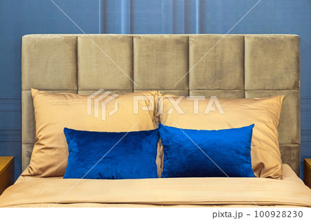 Double Bed Pillows Double Bed Pillows 100928230