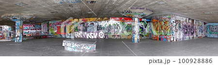 Graffiti panorama Graffiti panorama 100928886