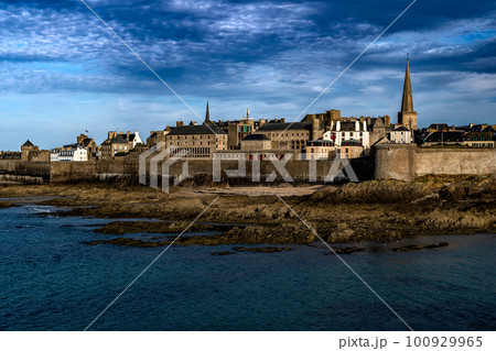Ancient City Saint-Malo At The Atlantic Coast Of Brittany In France 100929965