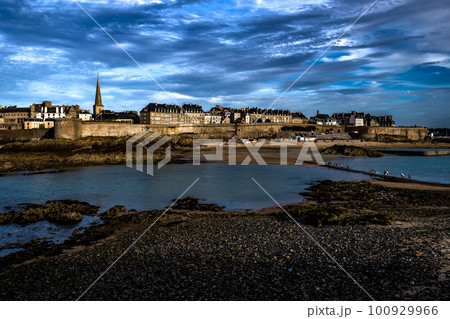 Ancient City Saint-Malo At The Atlantic Coast Of Brittany In France 100929966