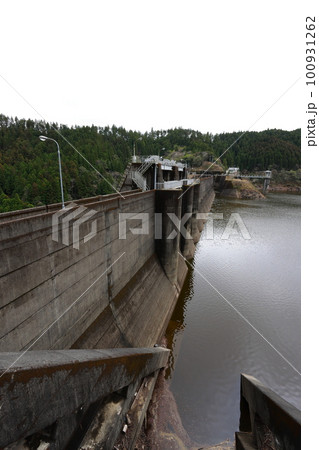 ダムのある風景 100931262