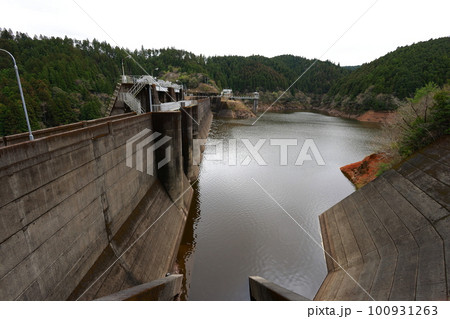 ダムのある風景 100931263