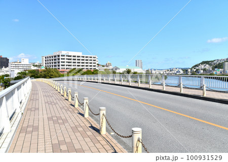 爬龍橋／漫湖より古波蔵方面を望む(沖縄県那覇市)【2023.2】 100931529