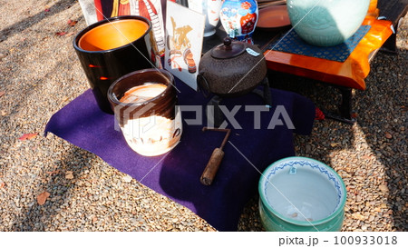 「骨董市（火鉢）」 100933018