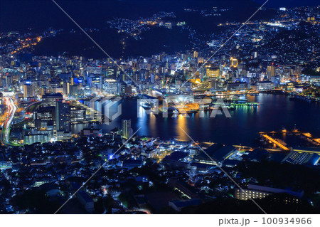 [定額] 稲佐山山頂展望台から望む長崎の夜景 100934966