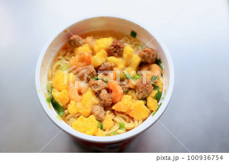 カップ麺 100936754