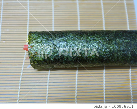 手作り恵方巻の作り方 手作り恵方巻の作り方 100936911
