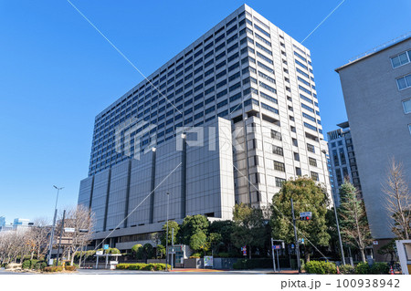 東京都千代田区霞ヶ関 快晴の東京地方裁判所・東京高等裁判所 東京都千代田区霞ヶ関 快晴の東京地方裁判所・東京高等裁判所 100938942