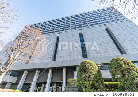 東京都千代田区霞ヶ関 快晴の東京地方裁判所・東京高等裁判所 東京都千代田区霞ヶ関 快晴の東京地方裁判所・東京高等裁判所 100938951