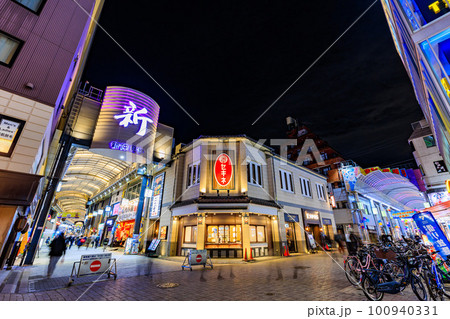 東京　台東区　浅草　夜の新仲見世商店街 100940331