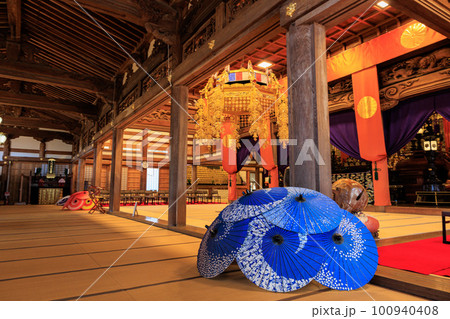 【石川県】總持寺祖院と和傘 【石川県】總持寺祖院と和傘 100940408