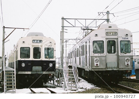 下之郷をゆく上田電鉄別所線の7200系 下之郷をゆく上田電鉄別所線の7200系 100940727